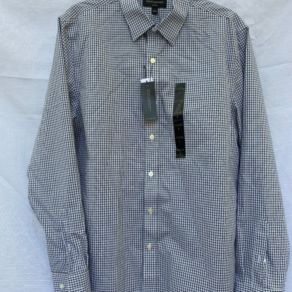 NWT.  Wrinkle free.  Banana Republic